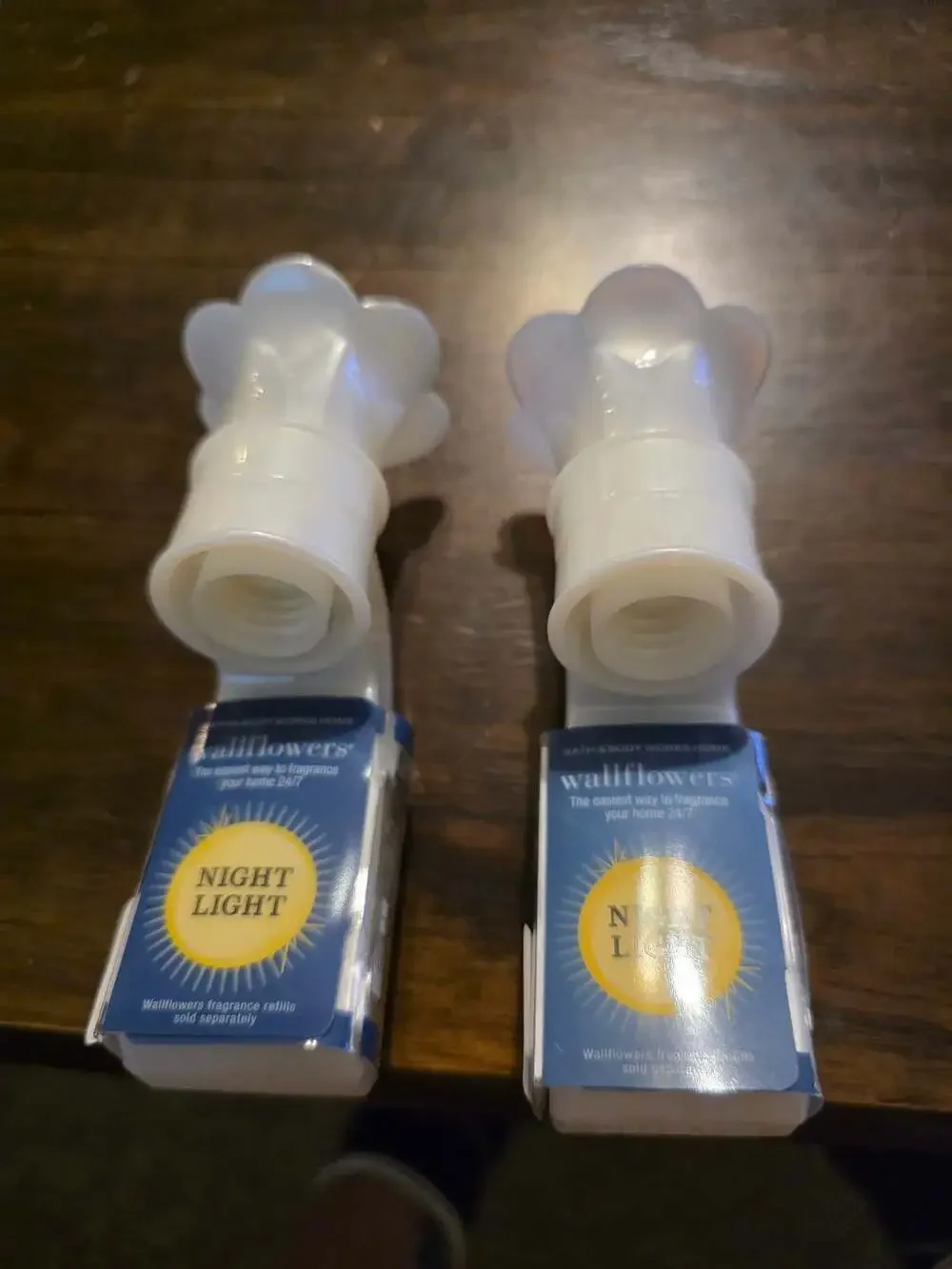 BBW Wallflowers White Flower Night Light Fragrance Plug-In Diffuser (2 Pack)